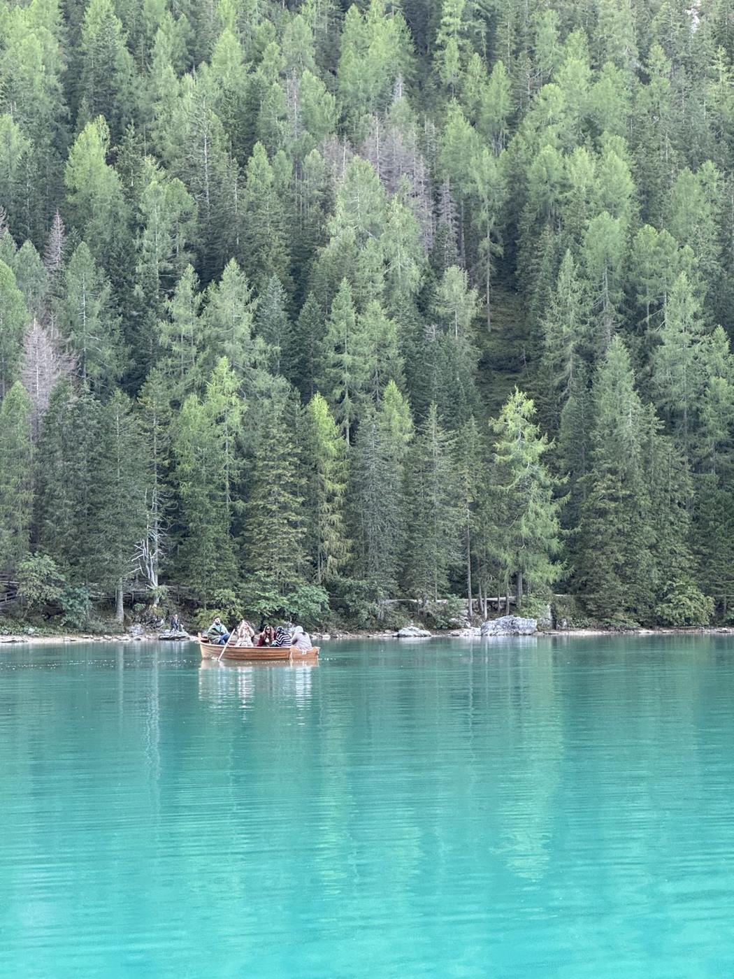 土耳其藍的湖水