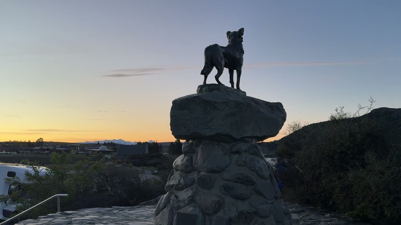 牧羊犬銅像